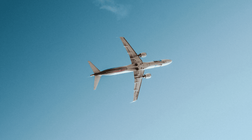 Lufthansa_Flugzeug_komprimiert